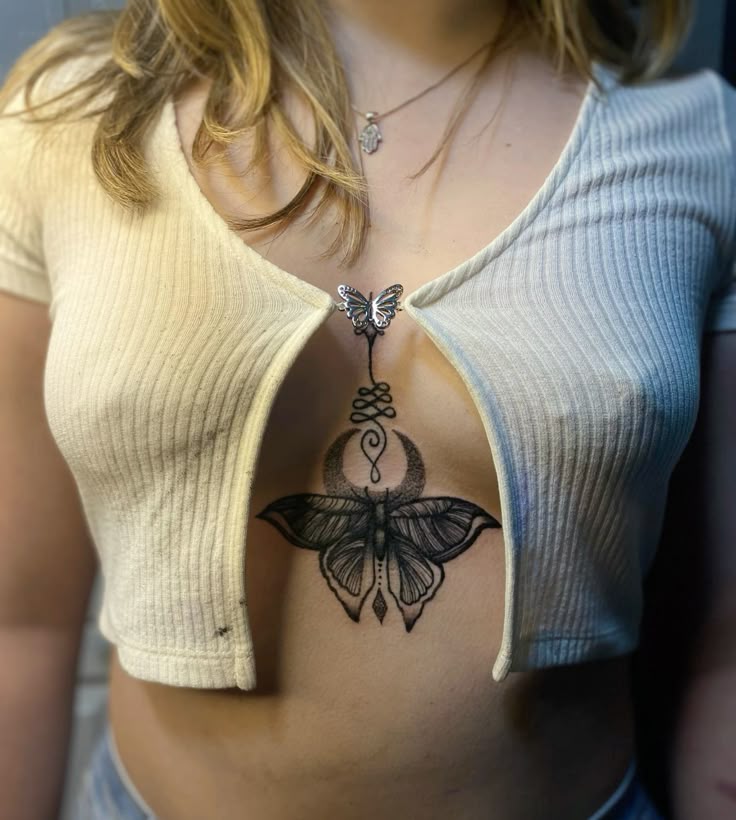 29 Ideas Sternum Tattoo : A Guide to Bold, Feminine & Unique Designs