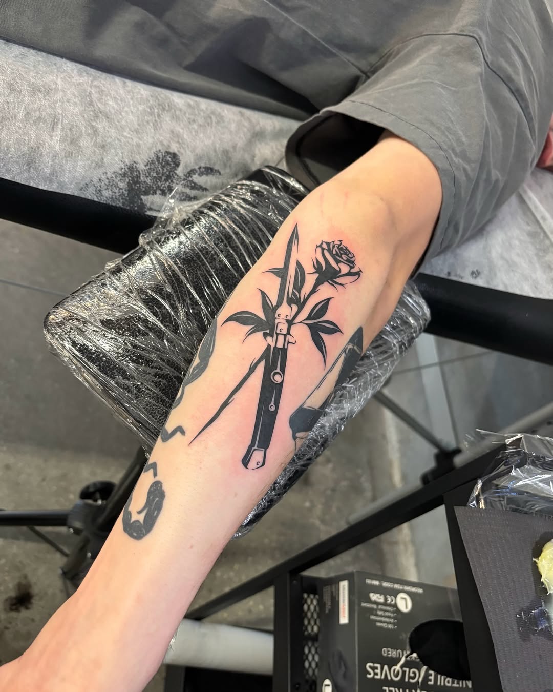 29 Knife Tattoo: Designs, Styles, and Ideas That Cut Deep Into Meaning