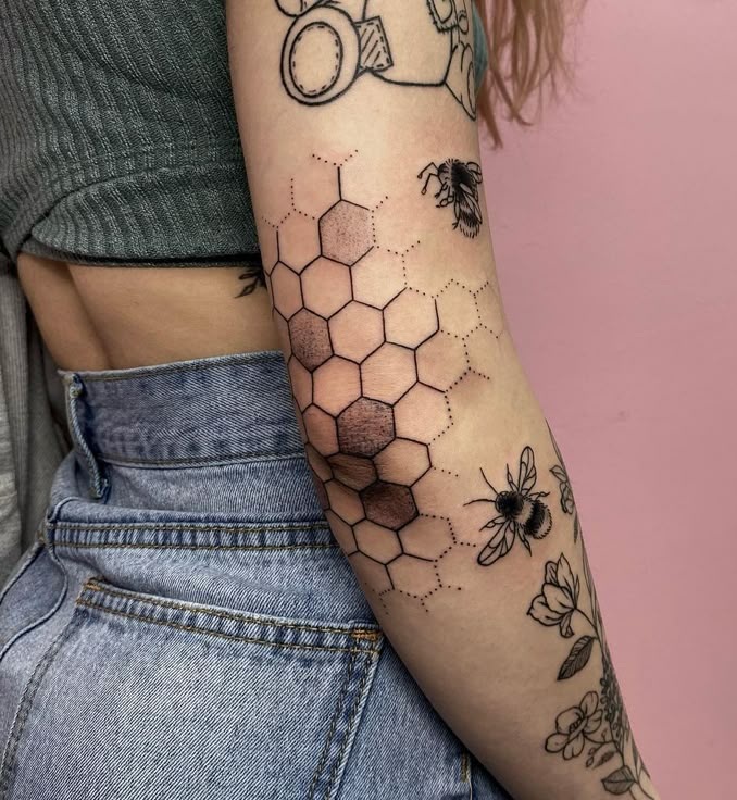 30 Honeycomb Tattoo Ideas  with Bees, Flowers, and Geometric Patterns for Men and Women