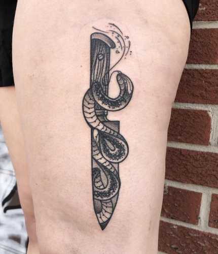 23 Snake Tattoos on Thigh Ideas for Alluring Art