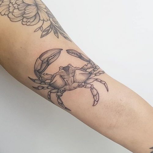 Explore 20 Unique Crab Tattoo Ideas for Women in – Discover Feminine Designs That Symbolize Zodiac Elegance