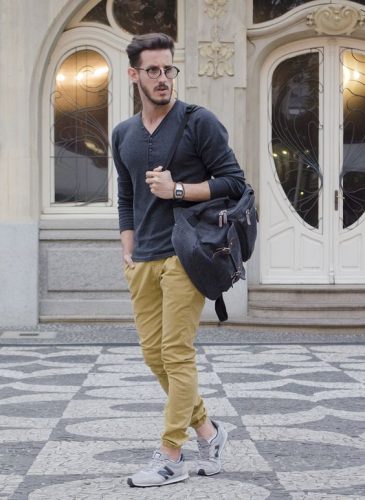 Stylish Men&#8217;s Sneakers and Khaki Combos : 17 Trendsetting Outfits to Elevate Your Look