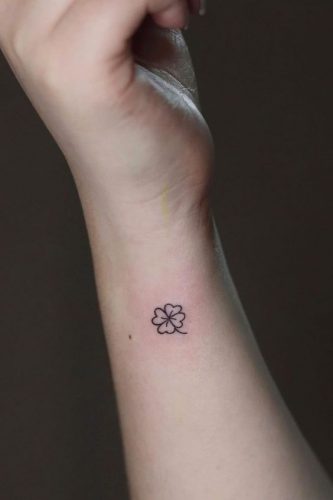 19 Dainty Wrist Tattoos for Women: Timeless and Trending Ideas for