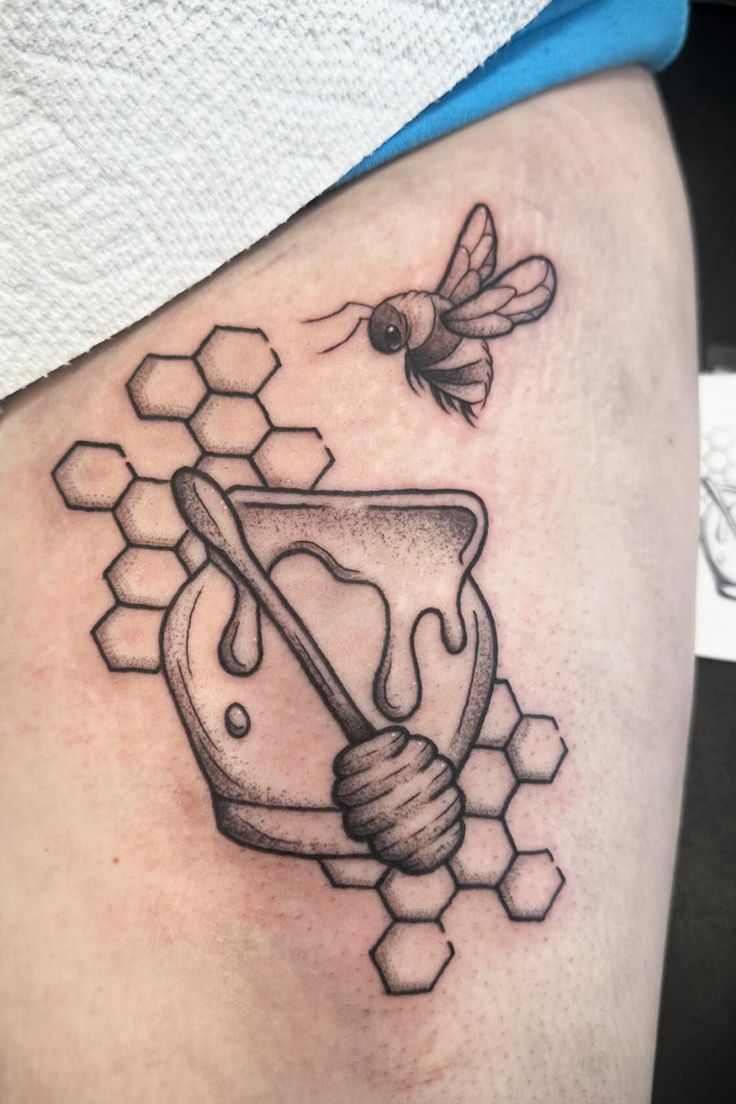 30 Honeycomb Tattoo Ideas  with Bees, Flowers, and Geometric Patterns for Men and Women