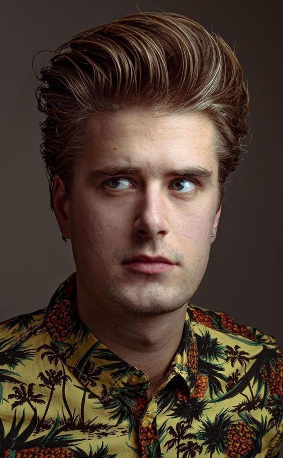 Explore 20 Stunning Fall Hair Styles with Side Parts for Trendy Looks for Every Occasion