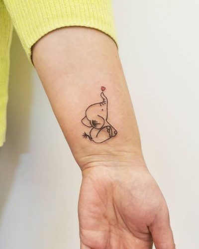 19 Dainty Wrist Tattoos for Women: Timeless and Trending Ideas for