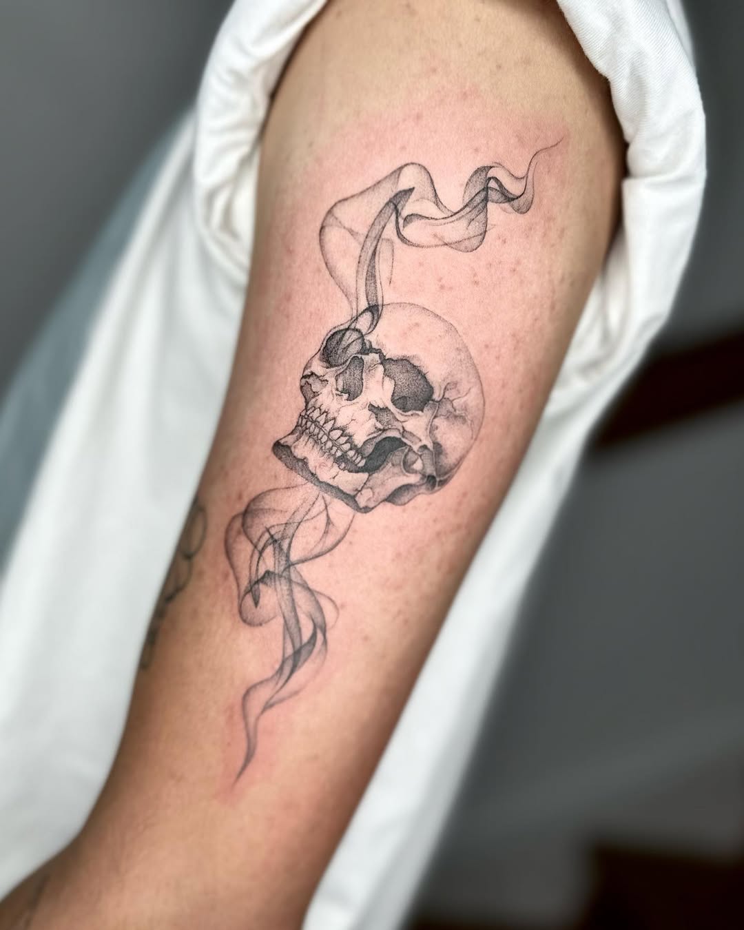 32 Tattoo Smokey Ideas: Ethereal Ink That Moves With You