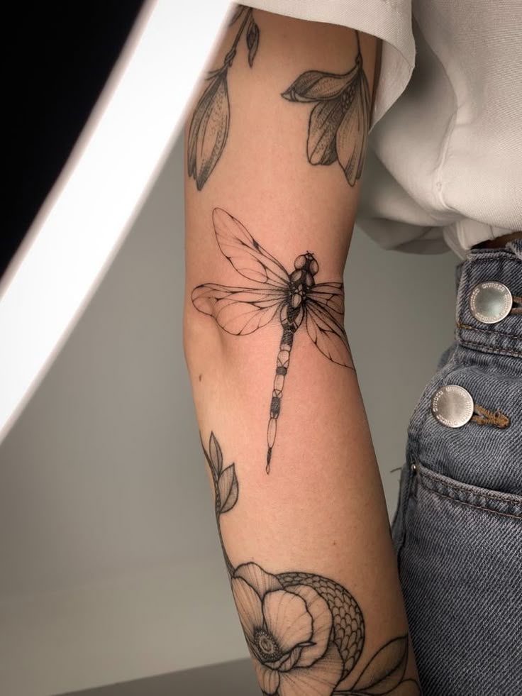 28 Ideas Dragonfly Tattoo : Designs That Soar with Style, Meaning & Personality