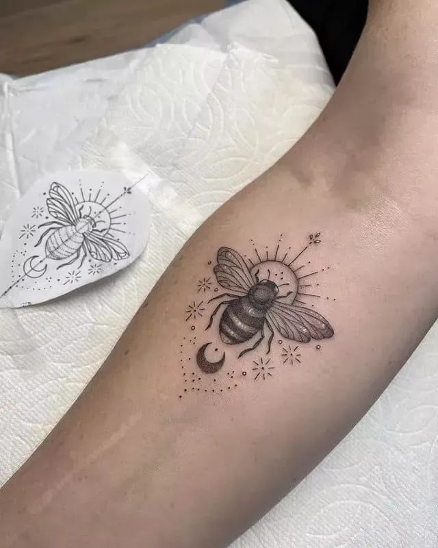 27 Bee Tattoo Ideas for Women & Men: Meaningful Designs from Minimalist & Geometric Styles