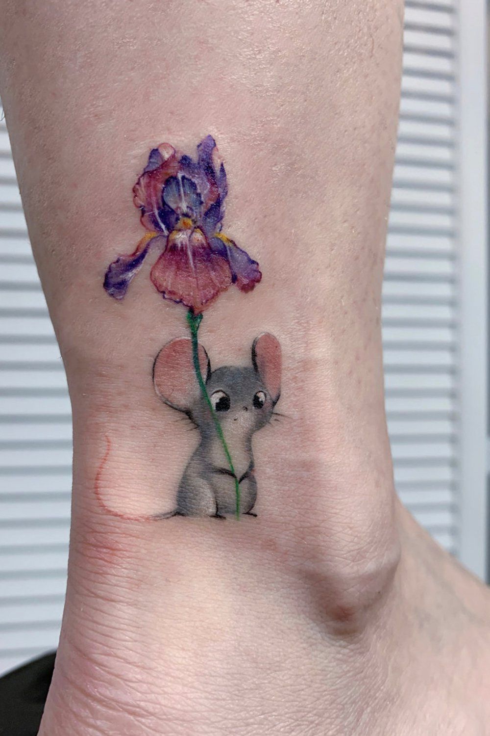 26 February Birth Flower Tattoo: Stunning Designs Inspired by Violets and Iris