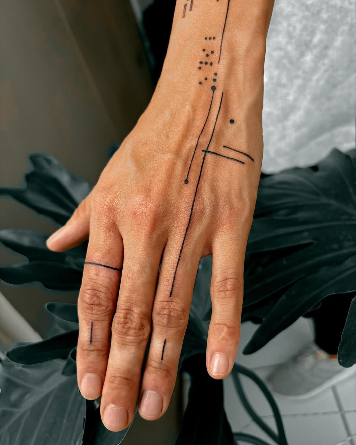 30 Line Tattoo Ideas: Clean, Clever Ways To Draw With Skin