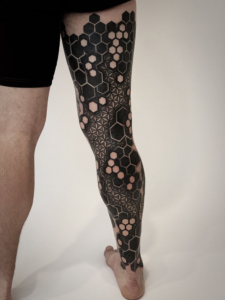 30 Honeycomb Tattoo Ideas  with Bees, Flowers, and Geometric Patterns for Men and Women