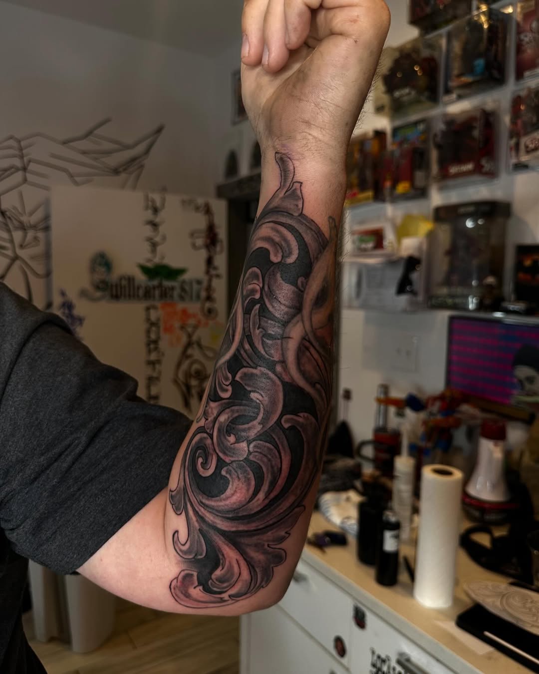 27 Filigree Tattoo Ideas: Baroque Scrollwork That Moves With the Body