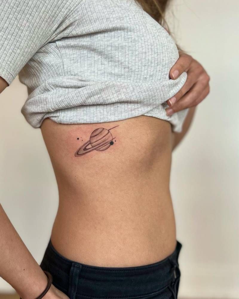 30 Saturn Tattoo Ideas: Meaning, Styles, and Real-Life Designs You ll Actually Want
