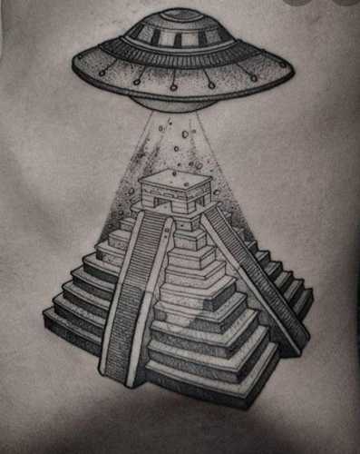 17 Pyramid Tattoo Ideas
