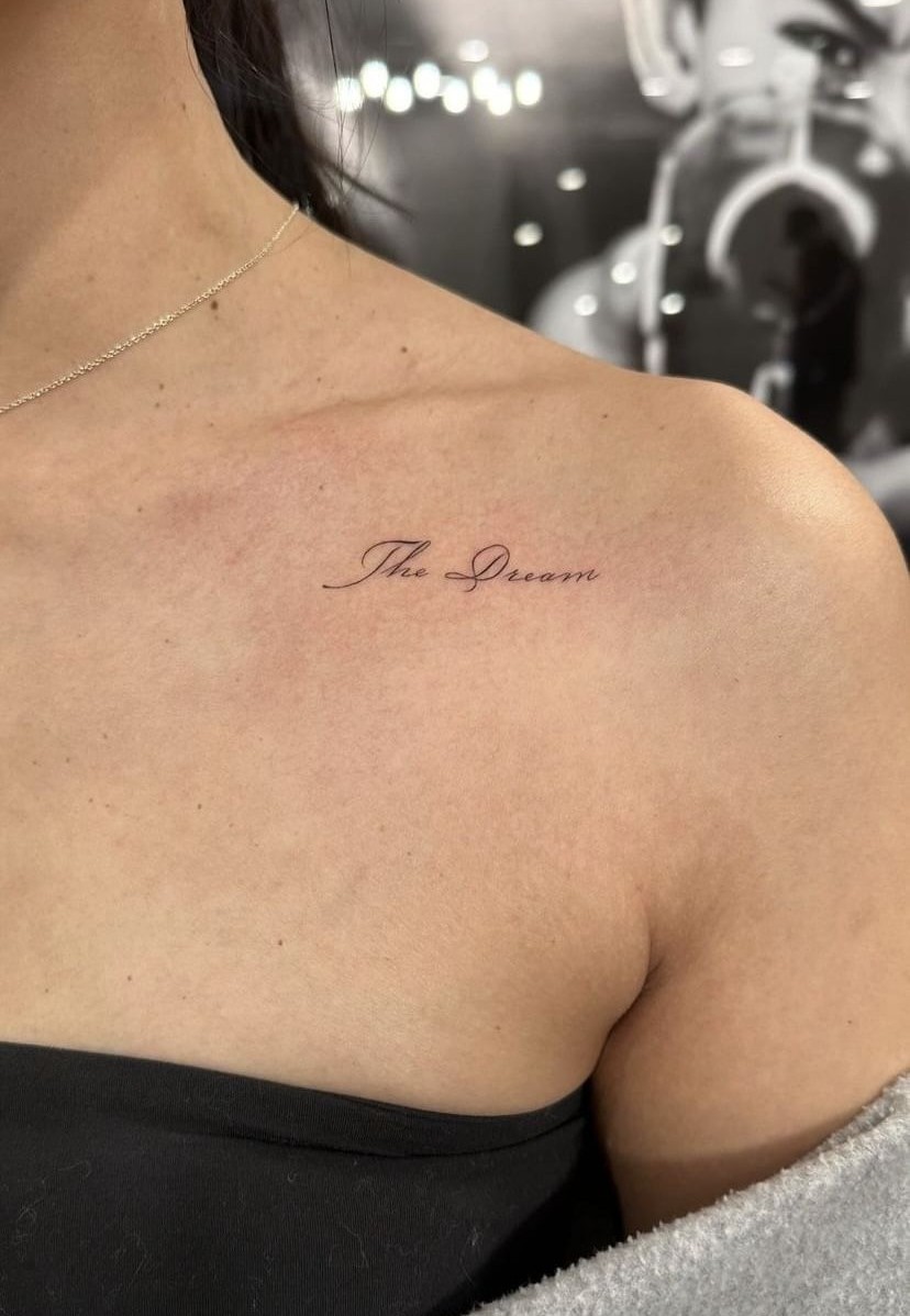 29 Unforgettable Tattoo Ideas : Letras Cursiva, Red Ink, Lower Back, Clavicula, Cuello, and More