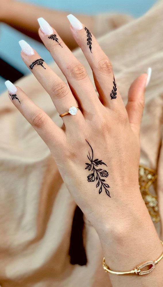 28 Stunning Henna Tattoo Designs for Hand, Arm, Back, and Leg Simple, Cute, Aesthetic Ideas