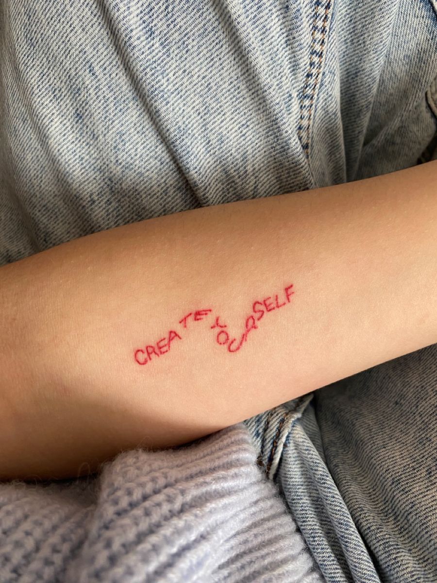 29 Unforgettable Tattoo Ideas : Letras Cursiva, Red Ink, Lower Back, Clavicula, Cuello, and More