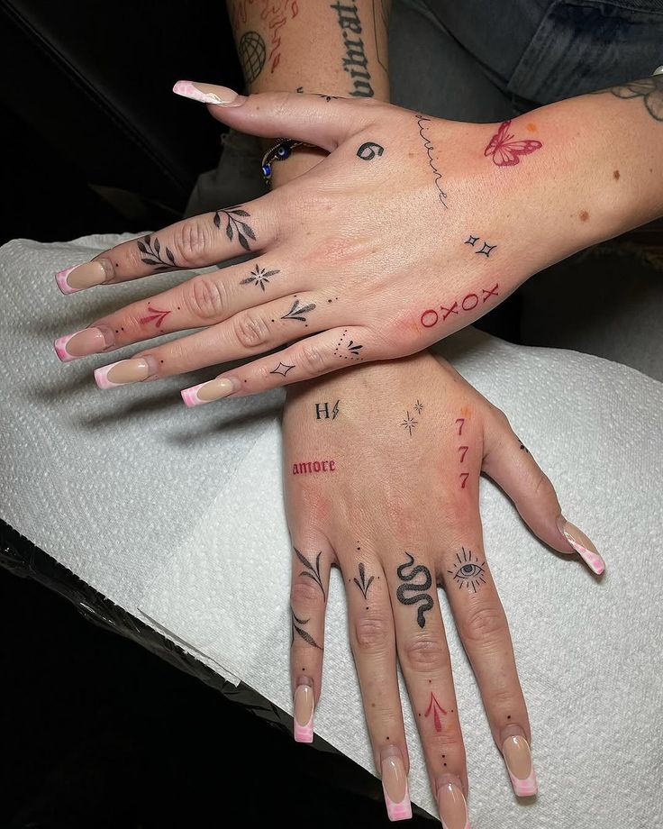 27 Ideas Hand Tattoo : Designs That Redefine Personal Expression