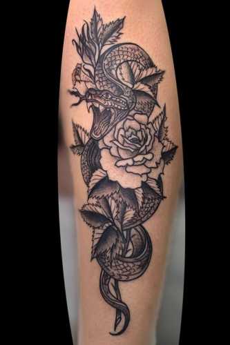 25 Empowering Snake Tattoos for Women