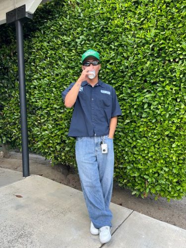 ’s Ultimate Guide: 18 Stylish Men’s Sneakers and Jeans Outfits | Fashion Forward Trends