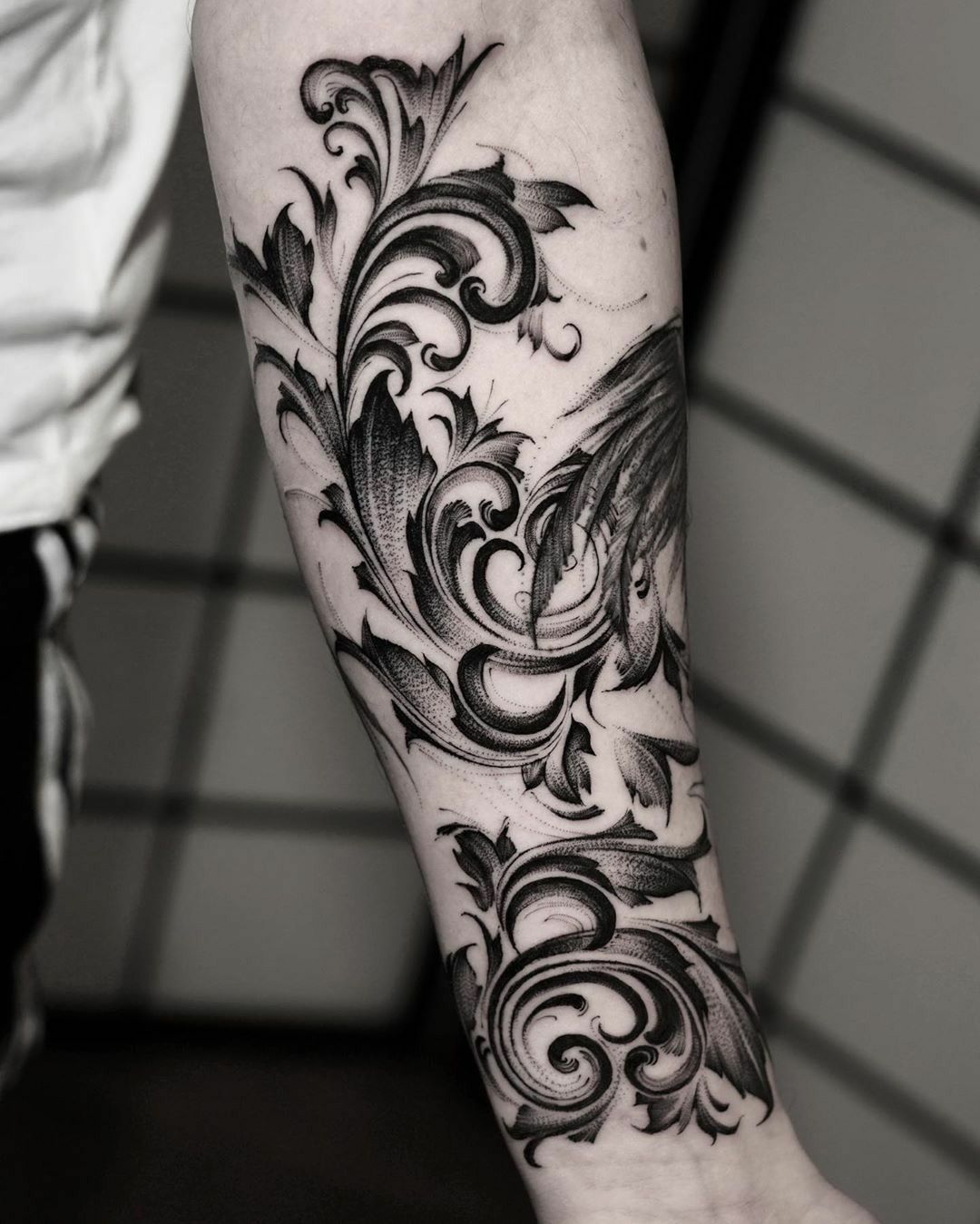 27 Filigree Tattoo Ideas: Baroque Scrollwork That Moves With the Body