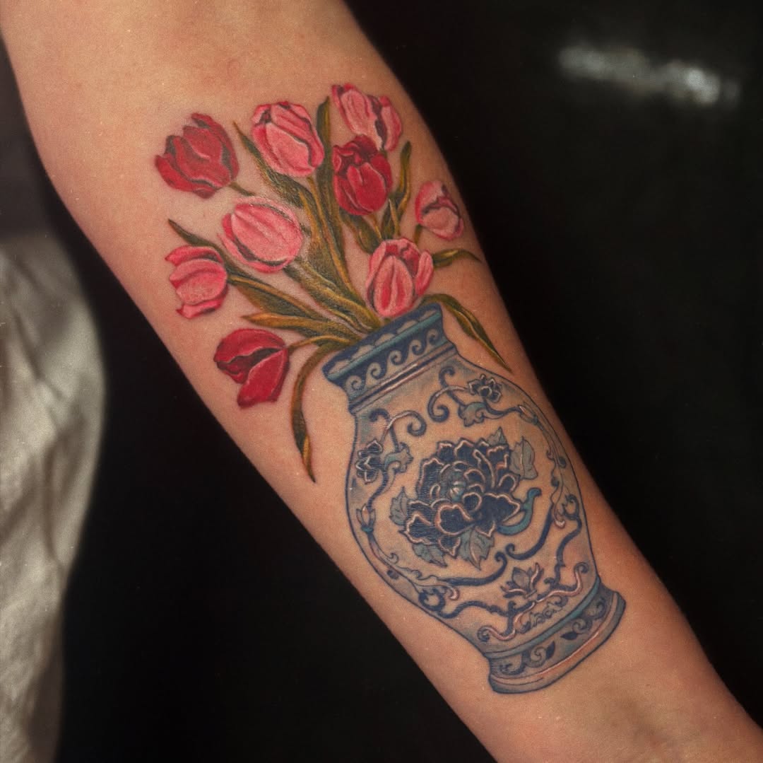 29 Tulip Tattoo Designs Full of Meaning and Style