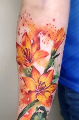17 Tiger Lily Tattoo Ideas