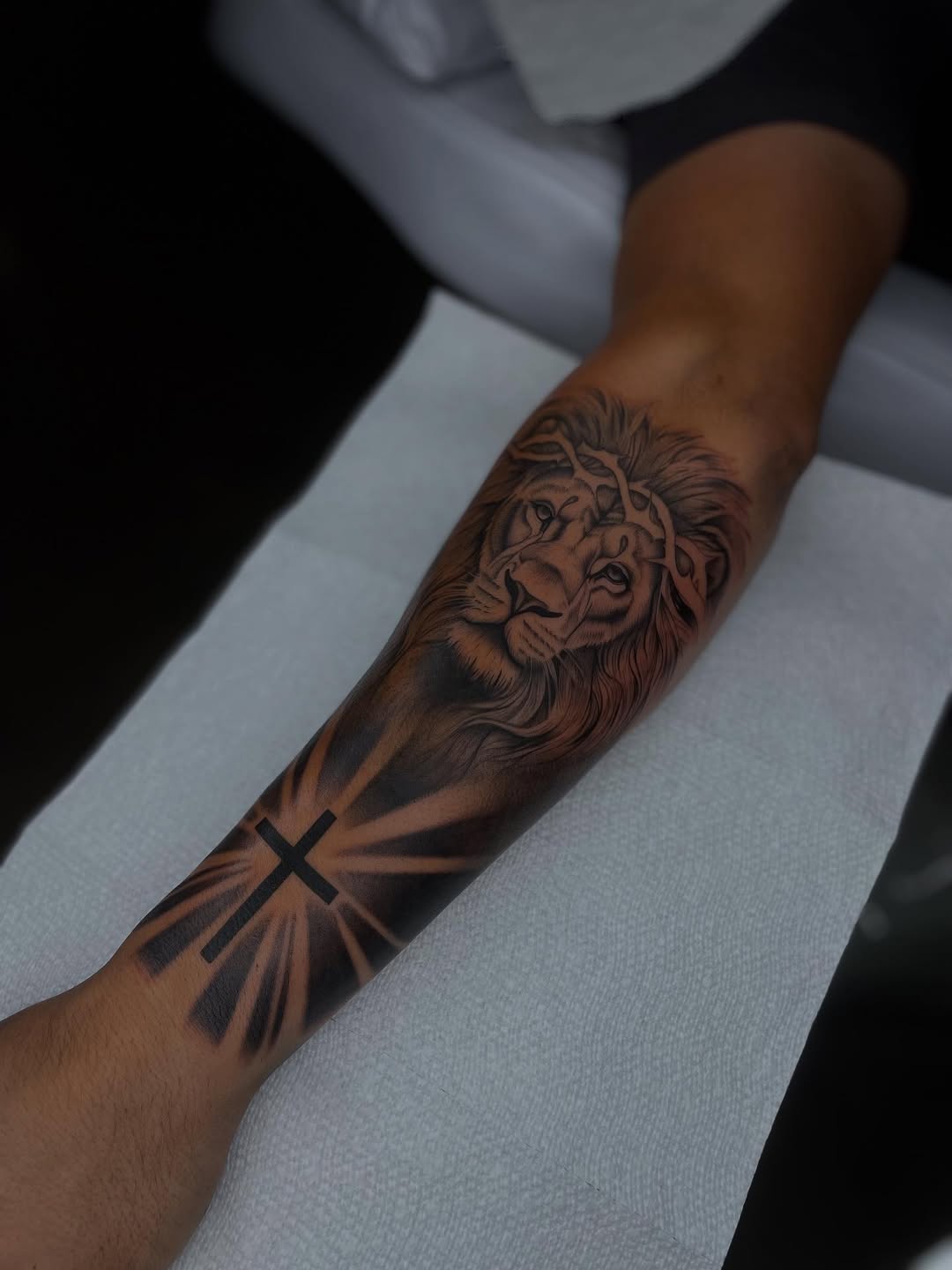 29 Quarter Sleeve Tattoo Ideas for Men and Women: Unique Forearm and Shoulder Designs