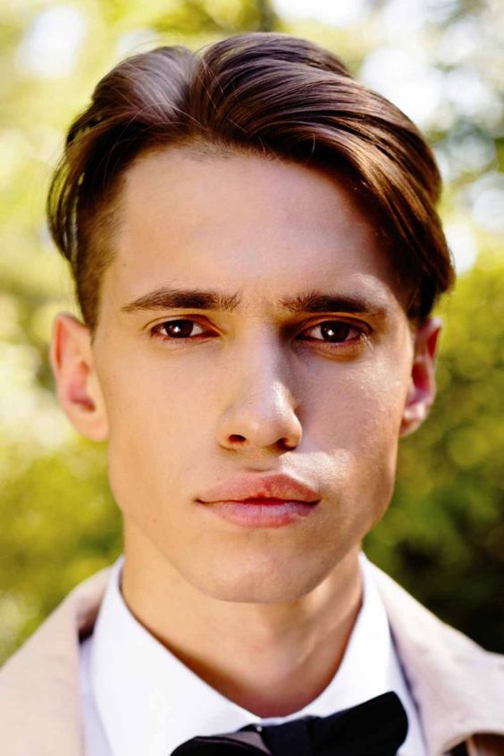 Explore 20 Stunning Fall Hair Styles with Side Parts for Trendy Looks for Every Occasion