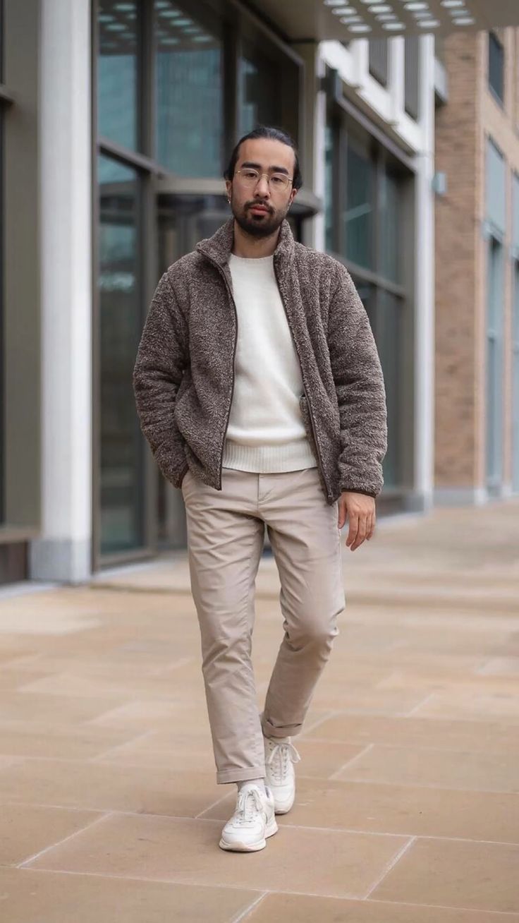 Explore ’s Top Men’s Fall Street Outfits: From Classic Elegance to Urban Streetwear Trends