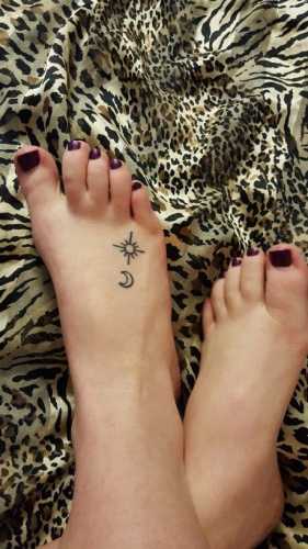 22 Small Foot Tattoos for Women Ideas: Elegant and Chic Foot Ink