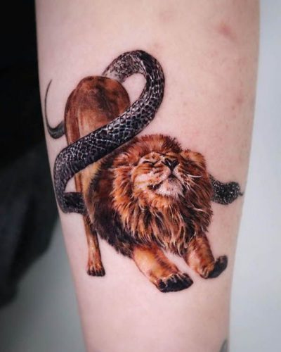 19 Express Strength with a Lion Tattoo on Forearm: Design Inspiration