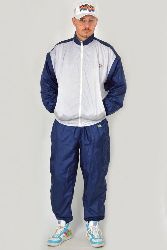 Discover &#8217;s Top 19 Men&#8217;s Sweatsuits: From Bold Graphics to Minimalist Styles &#8211; Your Ultimate Guide!