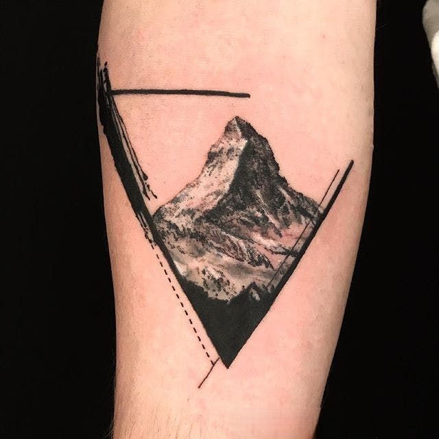 27 Ideas Mountain Tattoo Ideas : Minimalist, Geometric, Fine Line & Sleeve Designs