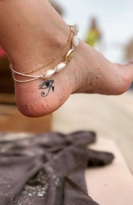 25 Tiny Tattoo Ideas with Meaning for : Strength, Family, Friends, Matching Couple Ink