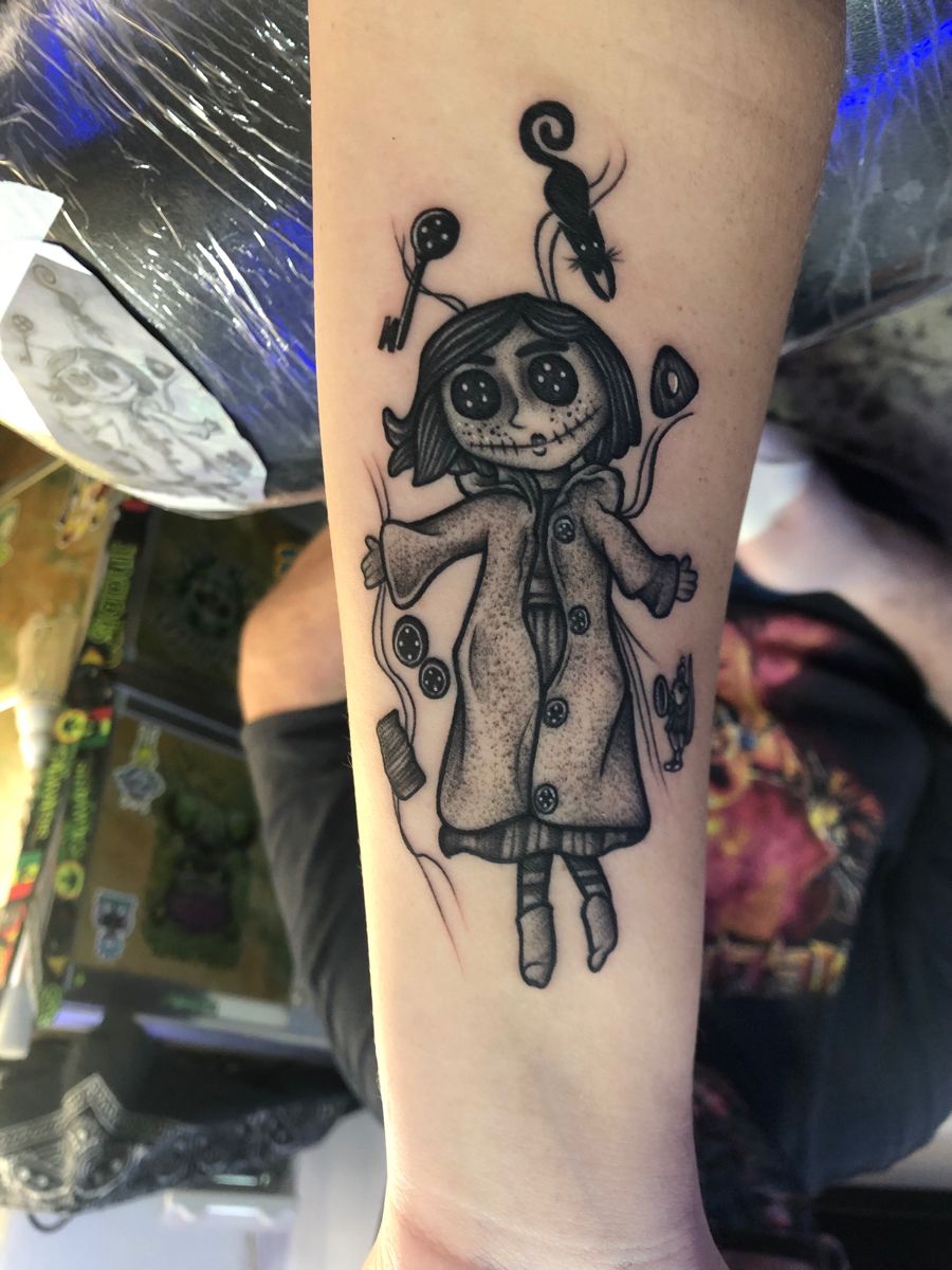 30 Coraline Tattoo Ideas: From Button-Eyed Whimsy to Dark Fairytale Ink