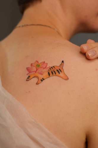 21 Tiger Tattoo on Back Ideas