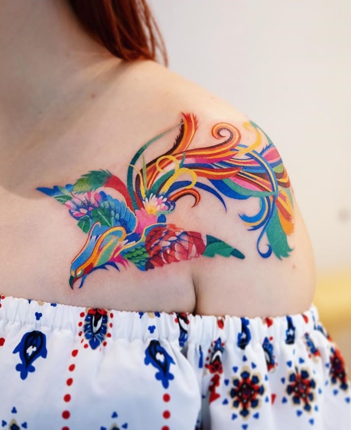 26 Shoulder Tattoo Ideas Women and Men – Ornamental, Fine Line, Eagle, Stencil, and More