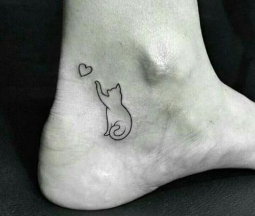 23 Minimalist Cat Tattoo Ideas