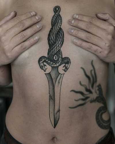 21 Mesmerizing Snake Tattoos on Stomach Ideas