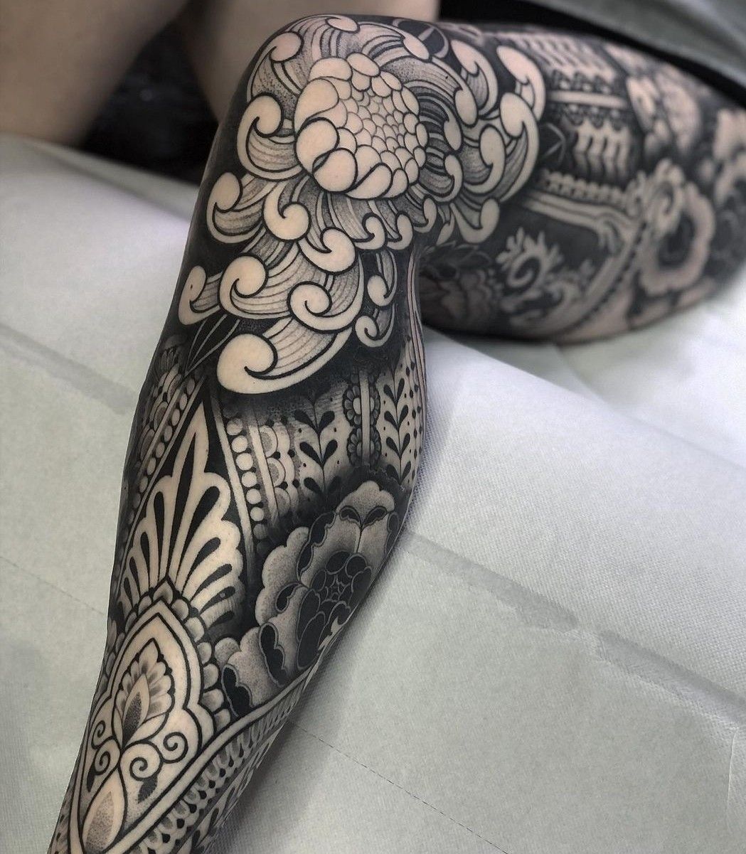 28 Ornamental Tattoo Ideas: Bold Blackwork, Baroque Flourishes, and Fineline Geometry