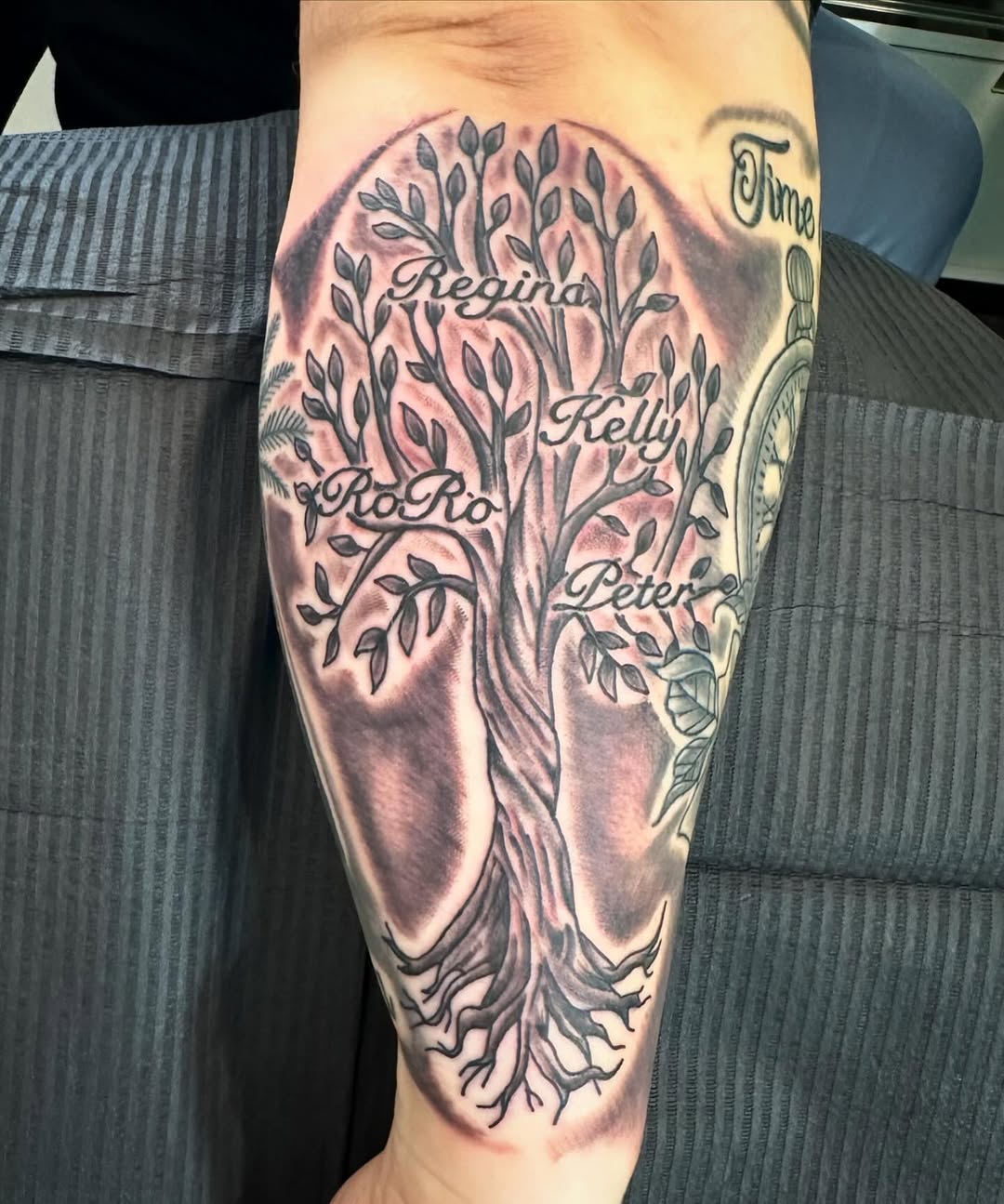 28 Family Tree Tattoo Designs Full of Meaning and Inspiration