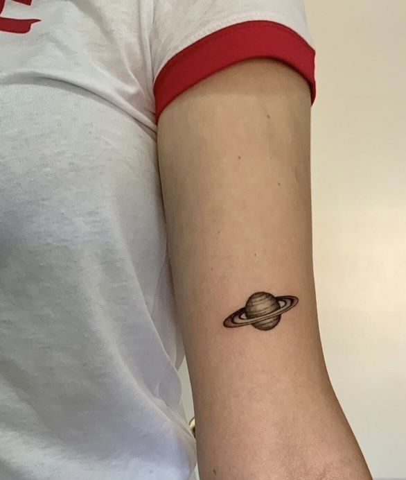 30 Saturn Tattoo Ideas: Meaning, Styles, and Real-Life Designs You ll Actually Want