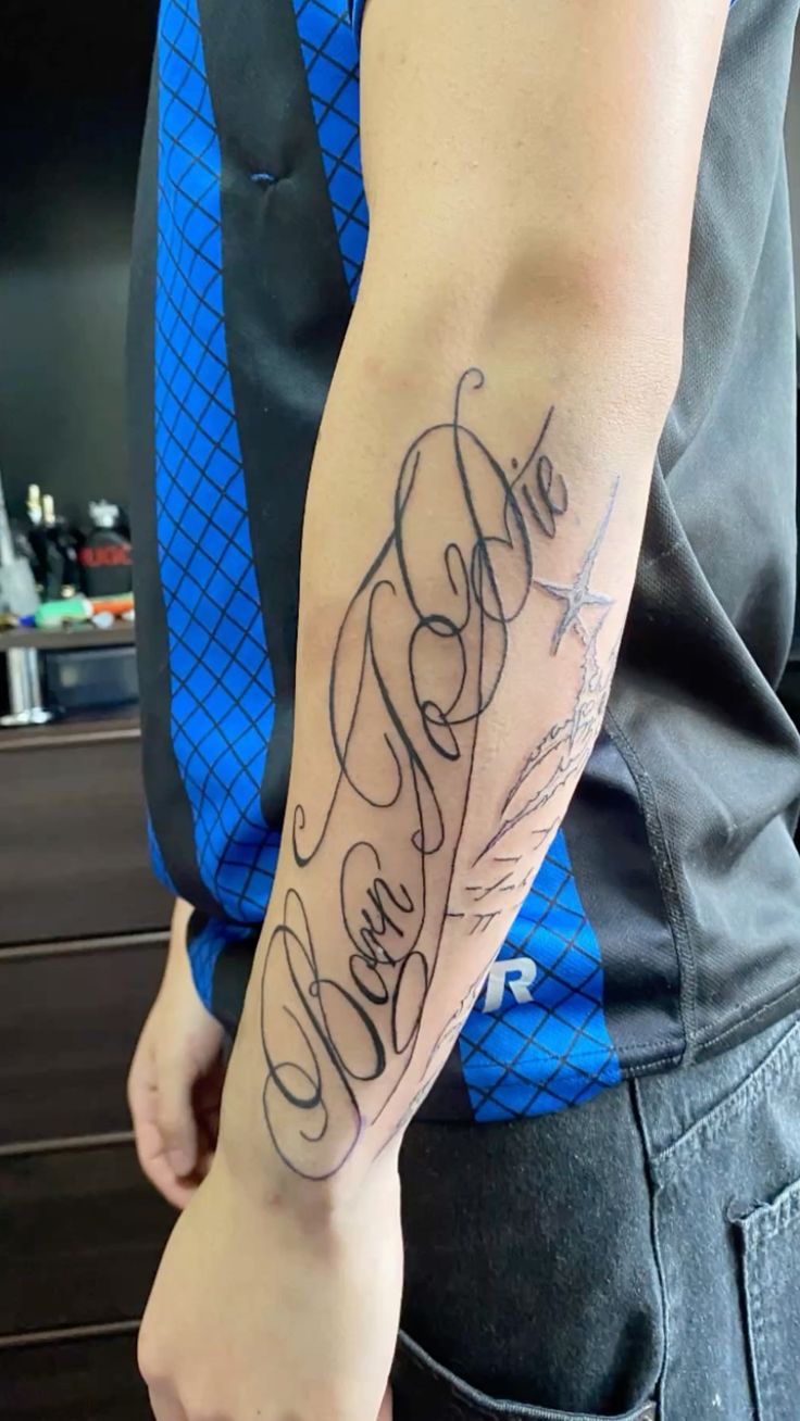 30 Born to Die Tattoo Ideas : Aesthetic Lettering, Stomach and Collarbone Placement