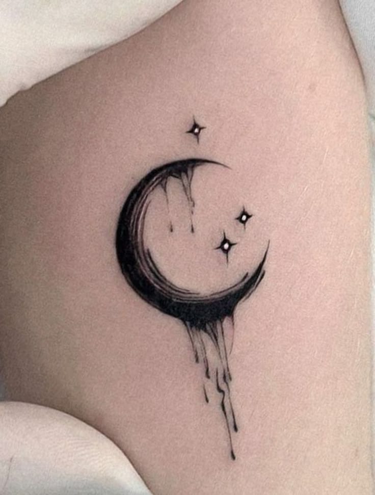 26 Crescent Moon Tattoo Designs : Fine Line, Stencil, Stars, Lotus, Waxing, Waning, American Traditional