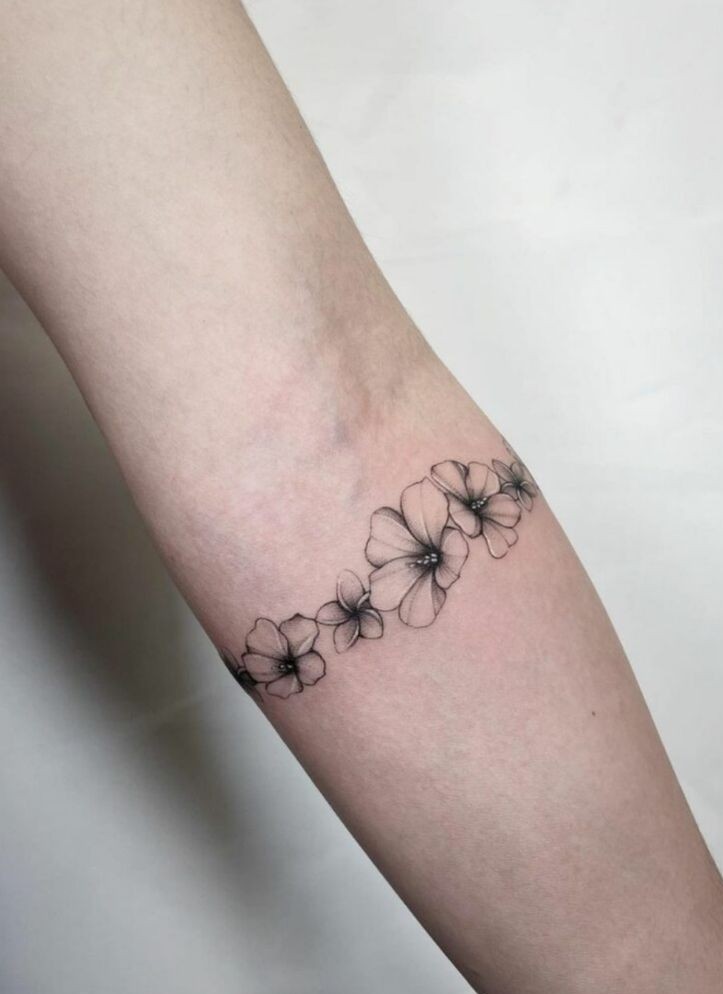 Hibiscus 27 Tattoo Ideas with Sleeve, Shoulder, Arm, Thigh &#038; Back Designs