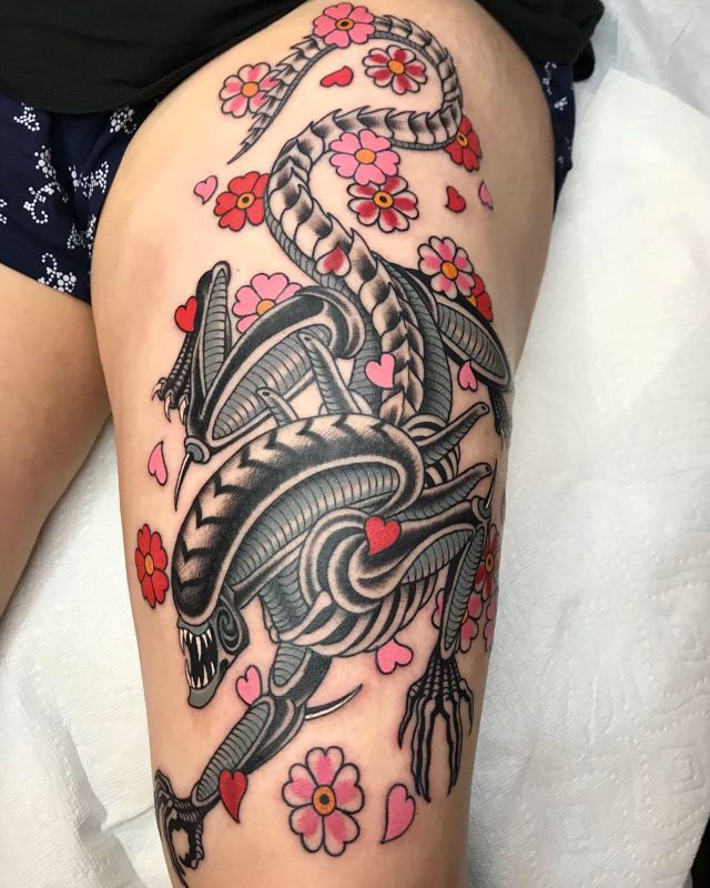 28 Alien Tattoo Ideas : From Xenomorph Stencil Designs to Trippy Flash, Cute Tattoos