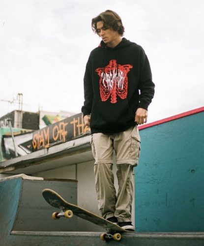 Skate into with 20 Trendy Skater Boy Outfits: From Vintage Flannel to Bold Streetwear