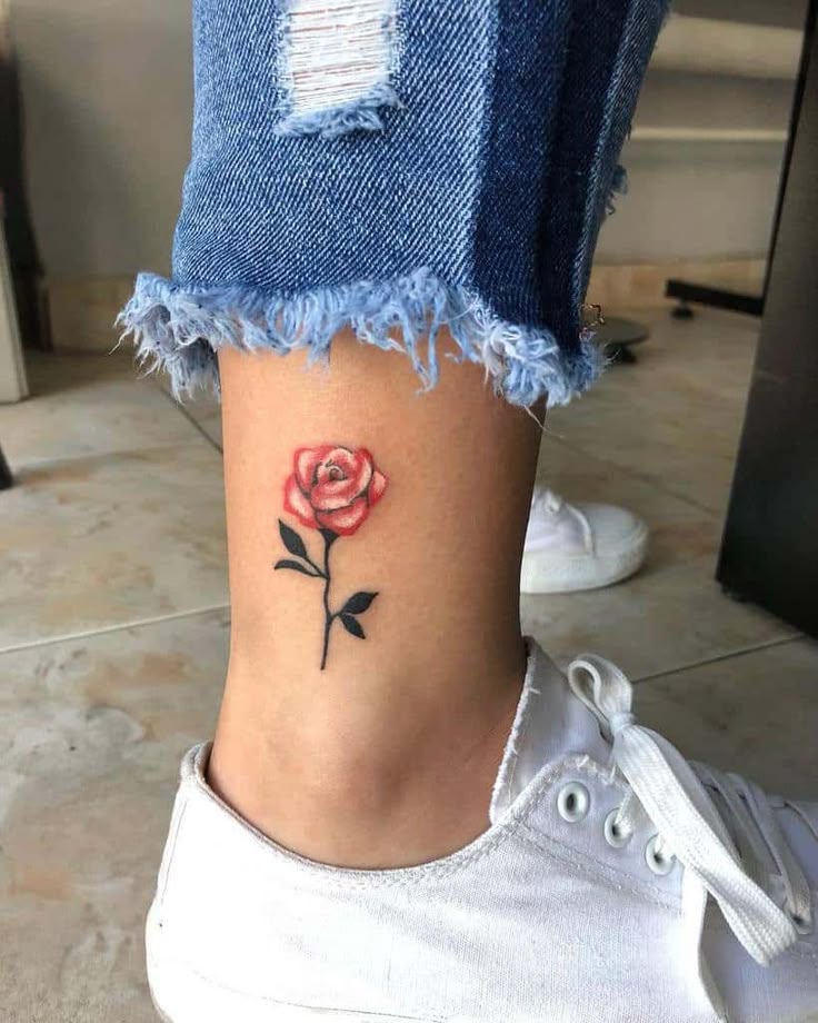 25 Unique Rose Tattoo Ideas for Men and Women with Traditional, Realistic, and Fine Line Design